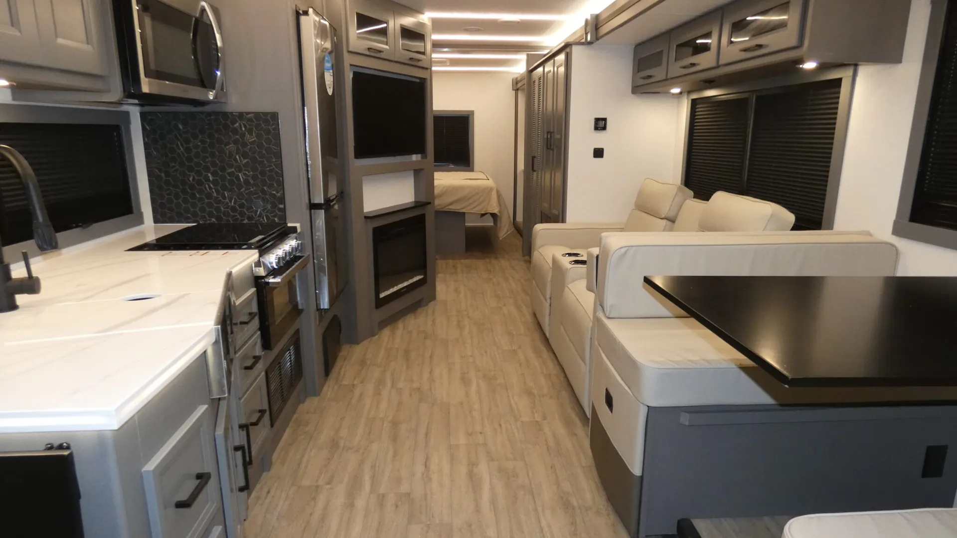2026 Coachmen Mirada 33SS - Photo 3