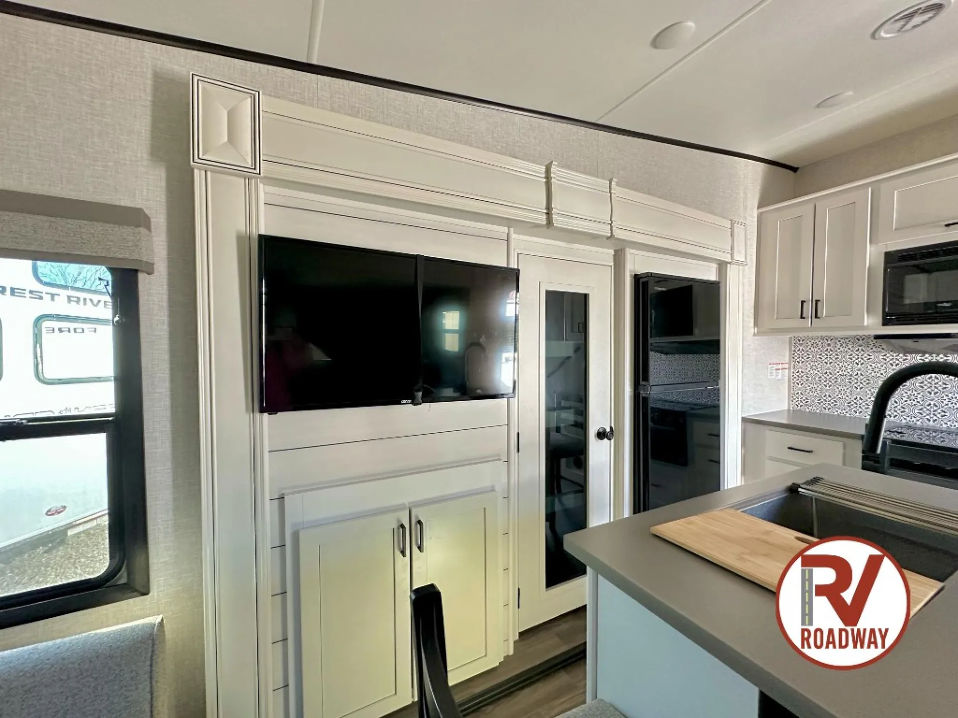 2024 Highland Ridge Roamer Light Duty 244RLS - Photo 4