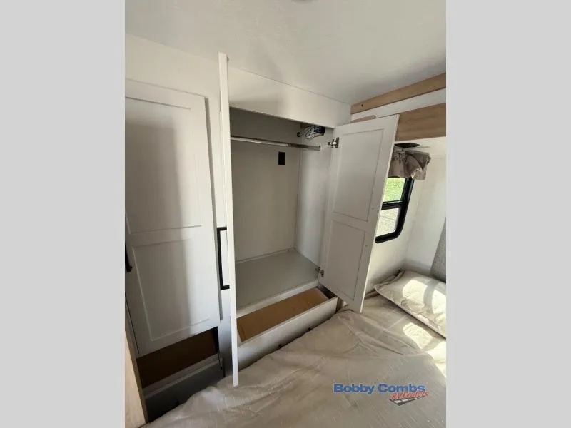 2026 Forest River Sierra Destination Trailers 422FKL, Photos photo 29