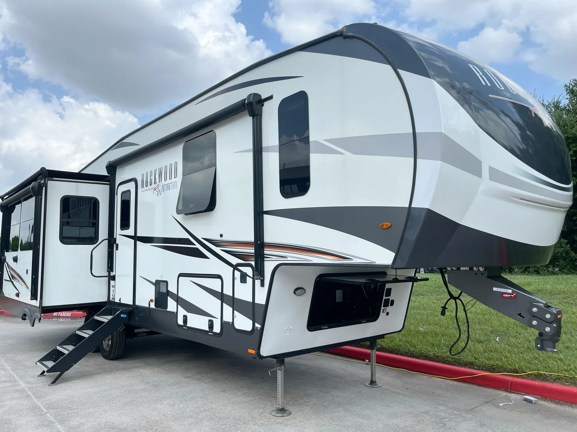 2022 Forest River Rockwood Ultra Lite 2893BS - Photo 2