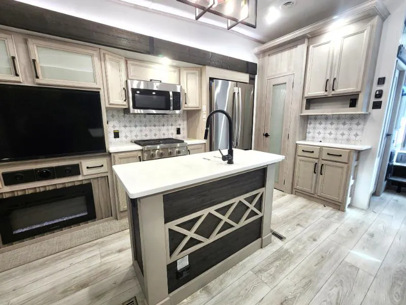 2024 Keystone Montana High Country 385BR, Photos photo 21