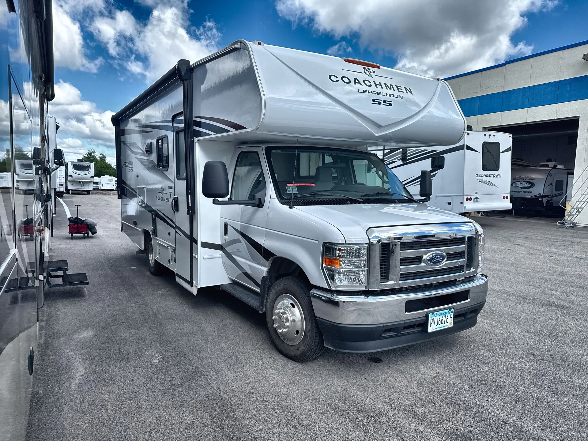2025 Coachmen Leprechaun 210RS - Photo 2