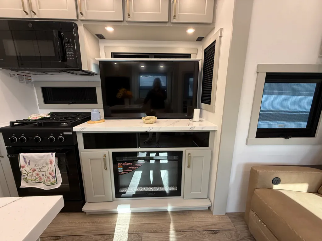 2026 Brinkley Model G 3520, Photos photo 20