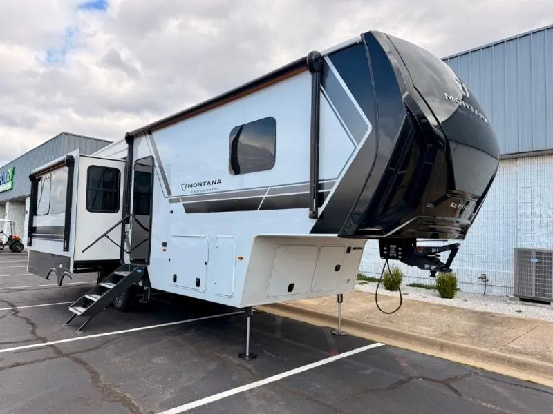 2026 Keystone Montana High Country 290RL - Photo 2
