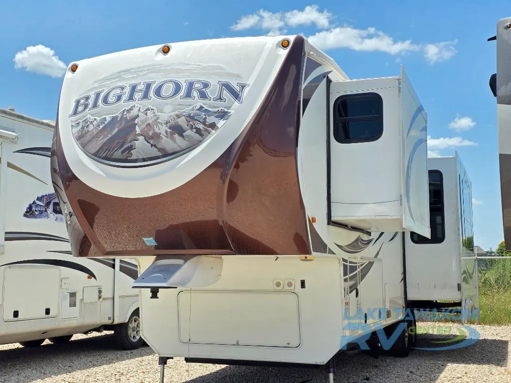 2014 Heartland Bighorn Used    3260 Elite - Photo 2