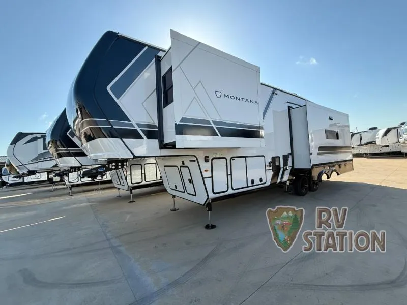 2026 Keystone Montana 3123RL - Photo 4