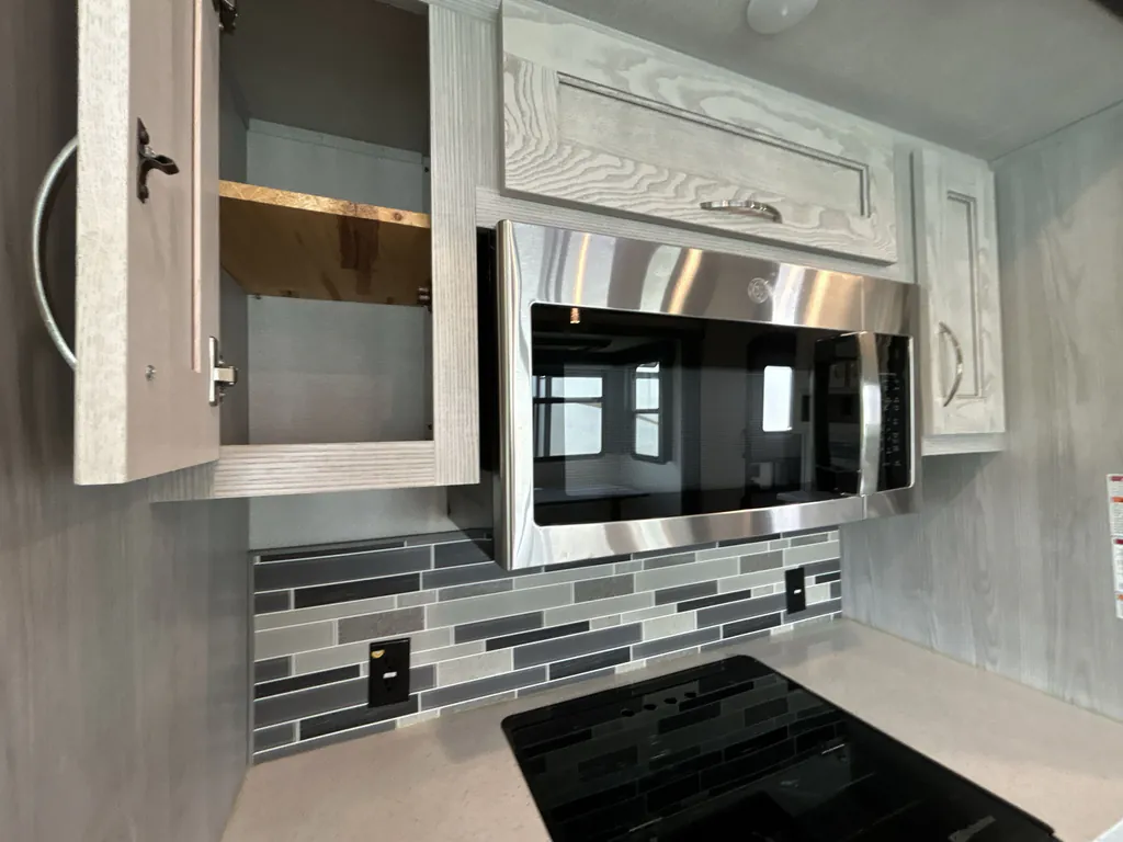 2021 Keystone Montana High Country 385BR, Photos photo 32