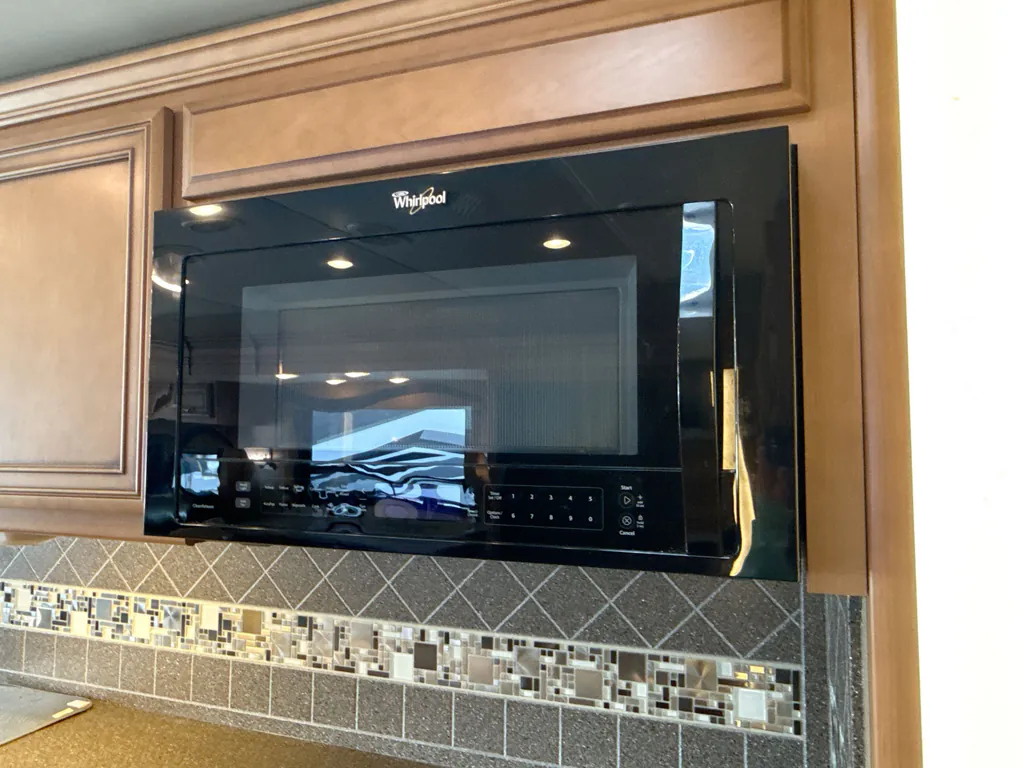 2015 Newmar Canyon Star 3914, Photos photo 10