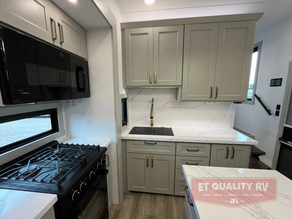 2026 Brinkley Model G 4150, Photos photo 33