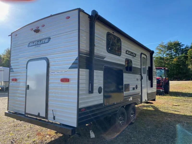2024 Sunset Park RV Sun Lite 21QB - Photo 3