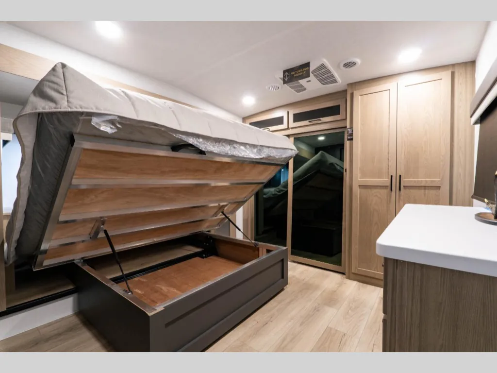 2026 Forest River Rockwood Signature R372RL, Photos photo 12