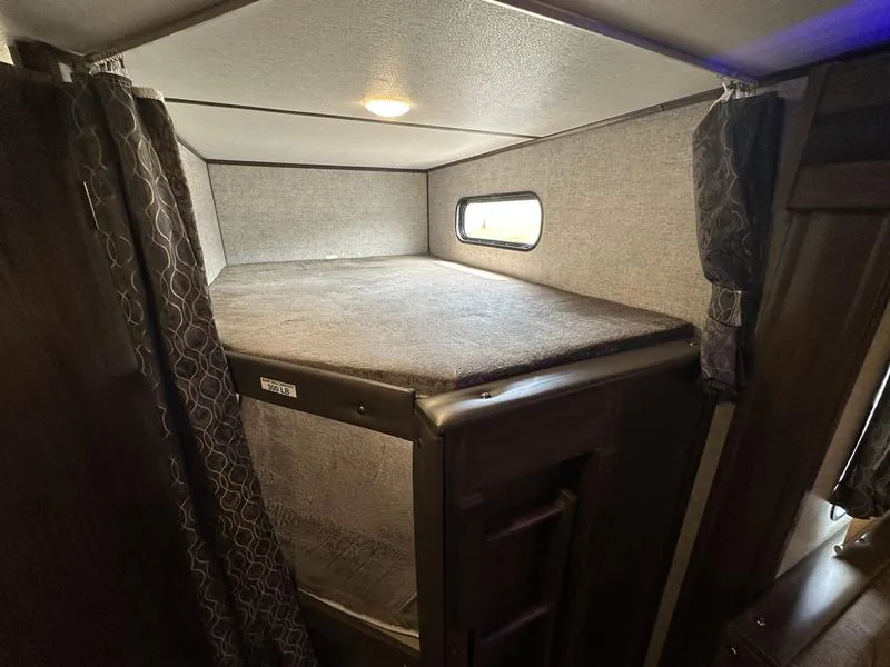 2019 Forest River Cherokee Alpha Wolf 26DBH-L, Photos photo 18