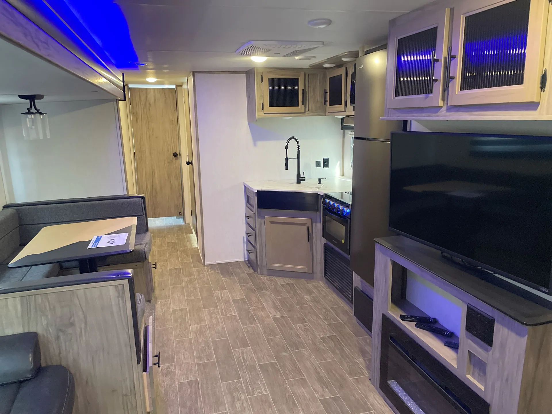 2022 Forest River Cherokee Alpha Wolf 30RDB-L — living area main