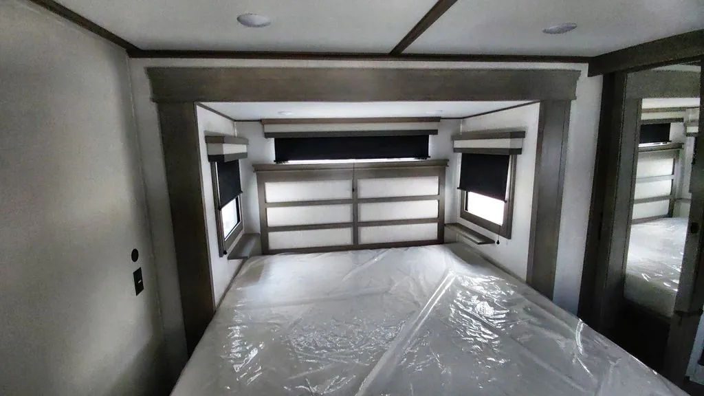 2023 Grand Design Solitude 376RD - Photo 4
