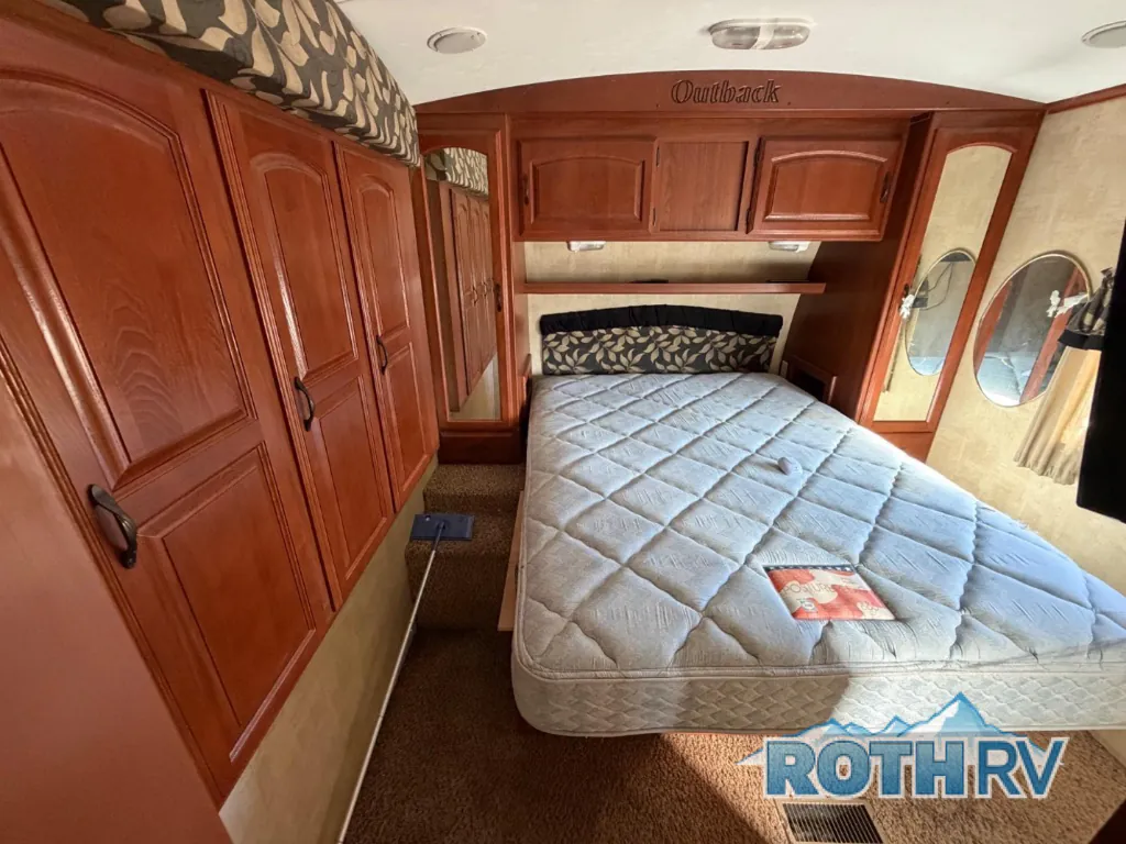 2011 Keystone Outback 298RE, Photos photo 27