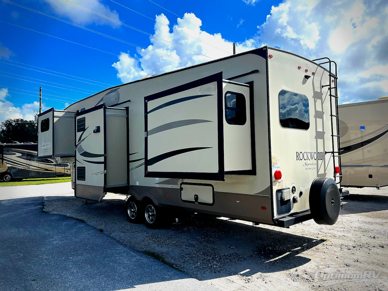 2018 Forest River Rockwood Signature Ultra Lite 8297S - Photo 3