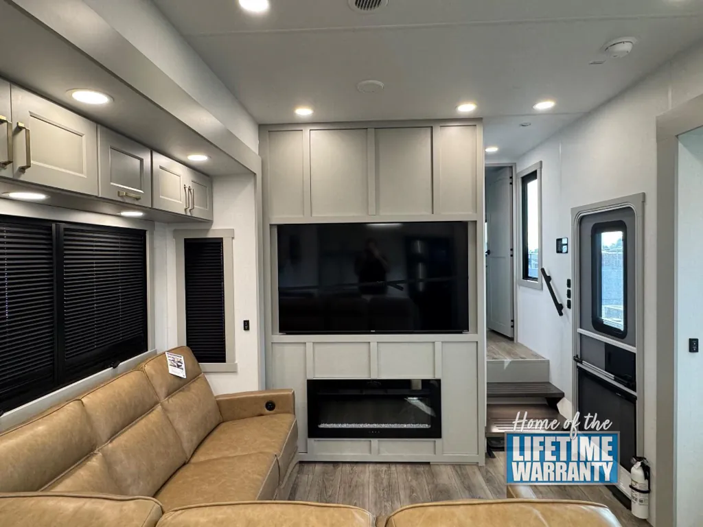 2026 Brinkley Model G 3950, Photos photo 12