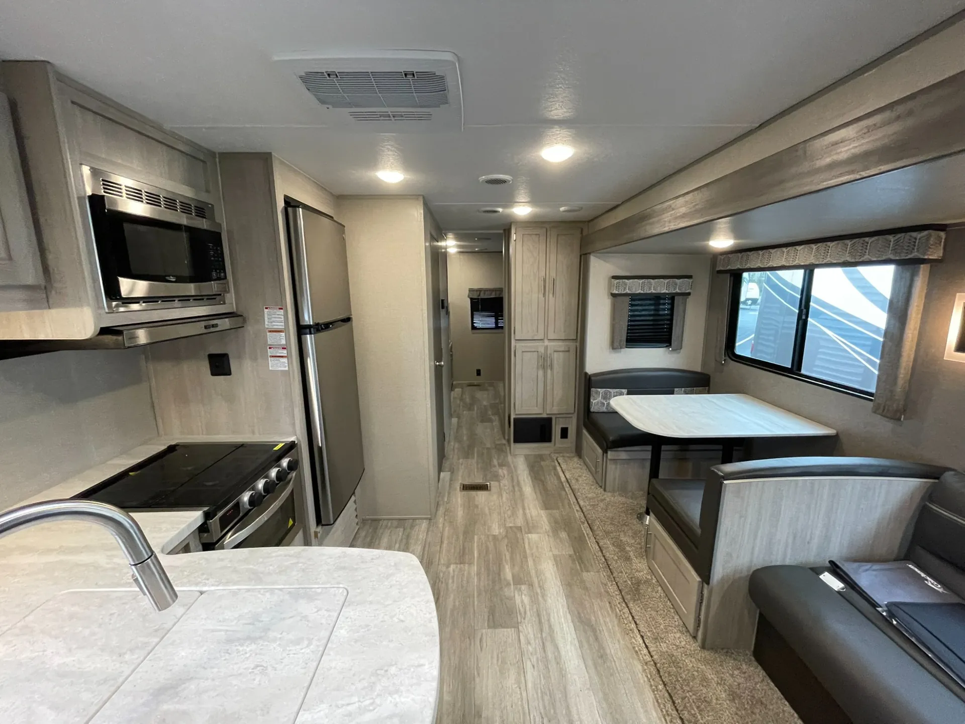 2022 Coachmen Catalina Legacy Edition 343BHTS - Photo 2