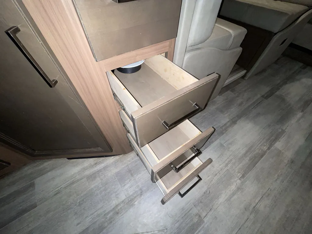 2022 Thor Motor Coach Freedom Traveler A32, Photos photo 20