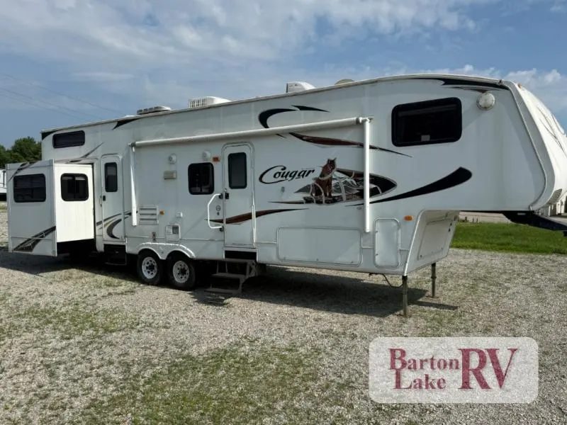 2010 Keystone RV Cougar 324RLB - Main photo