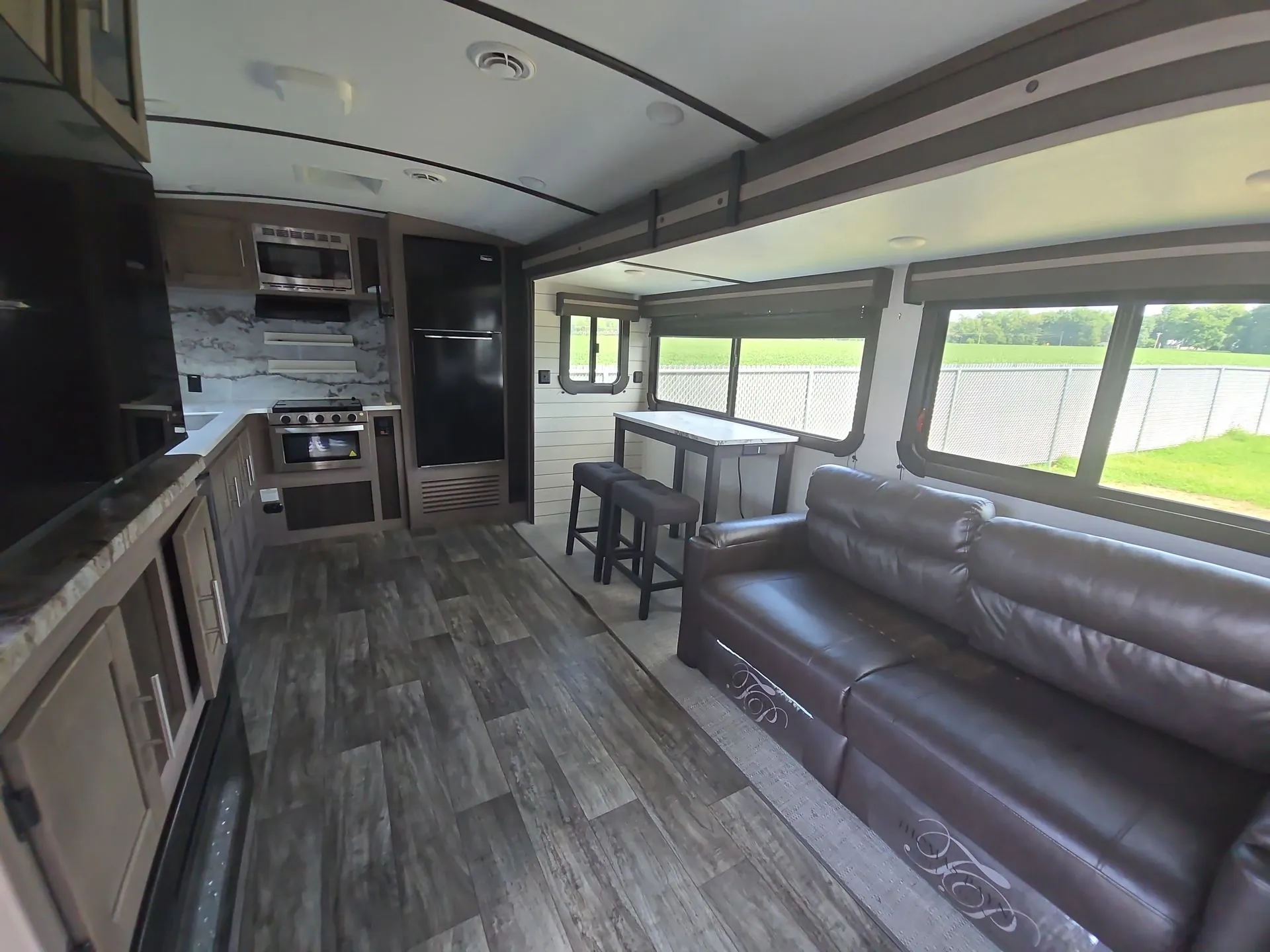2022 CrossRoads Sunset Trail Super Lite 309RK — living area main