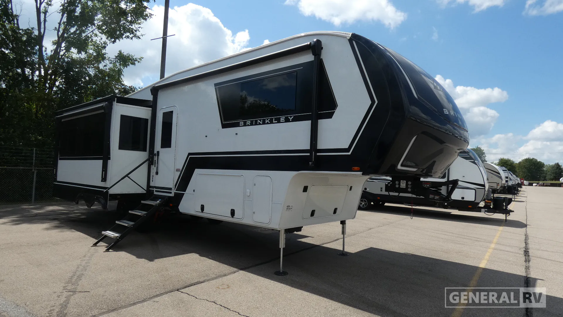 2025 Brinkley Model Z 3100
