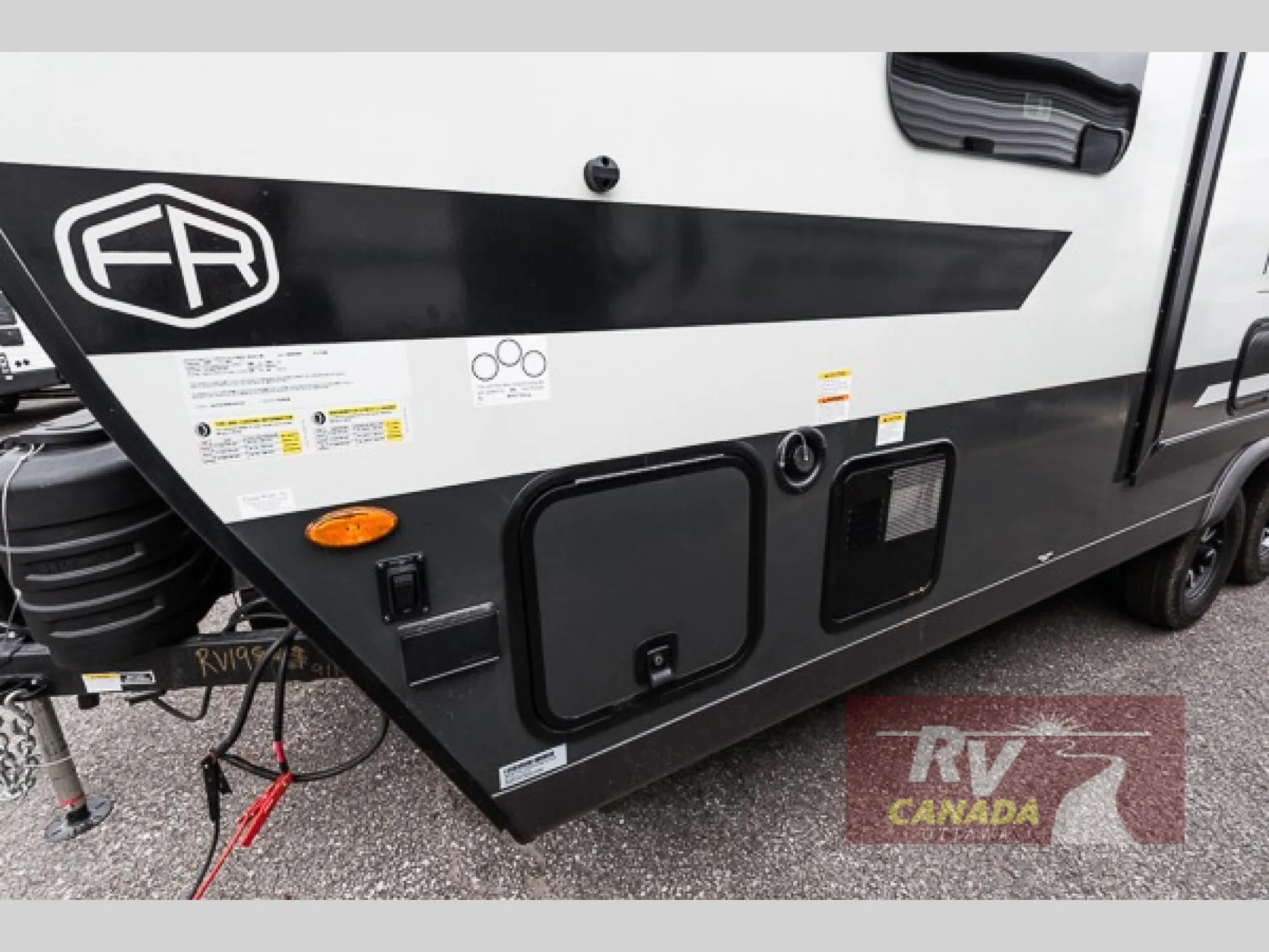 2027 Forest River Rockwood Mini Lite 2109S — Photo 5