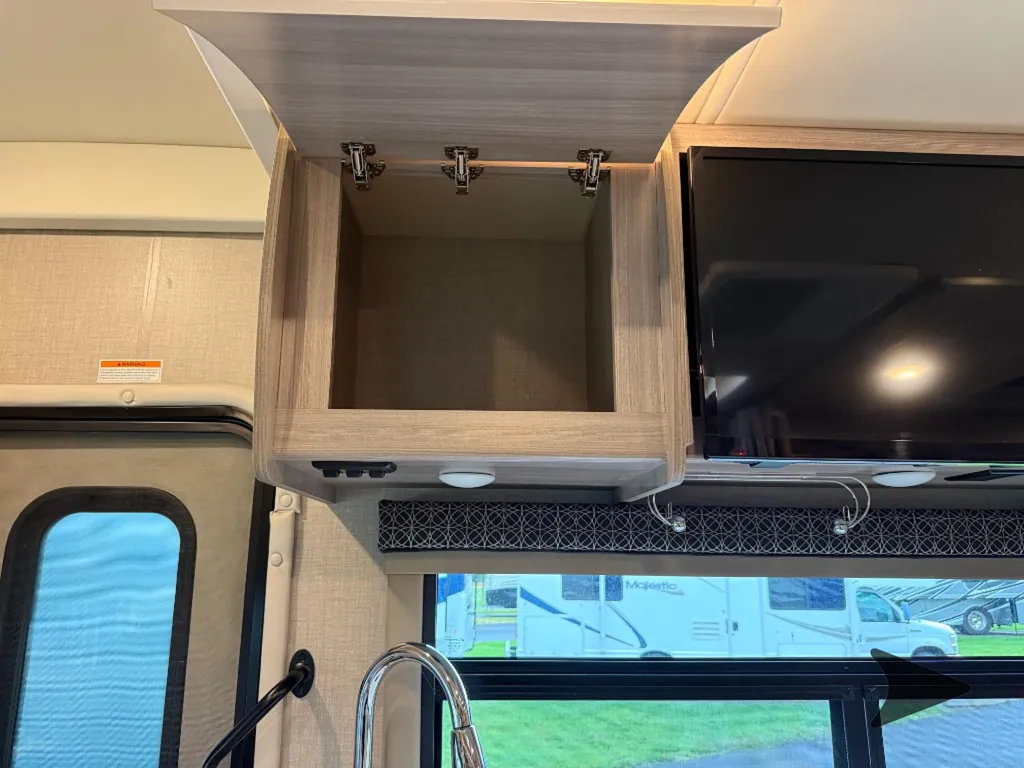 2022 Thor Motor Coach Tiburon 24FB, Photos photo 26