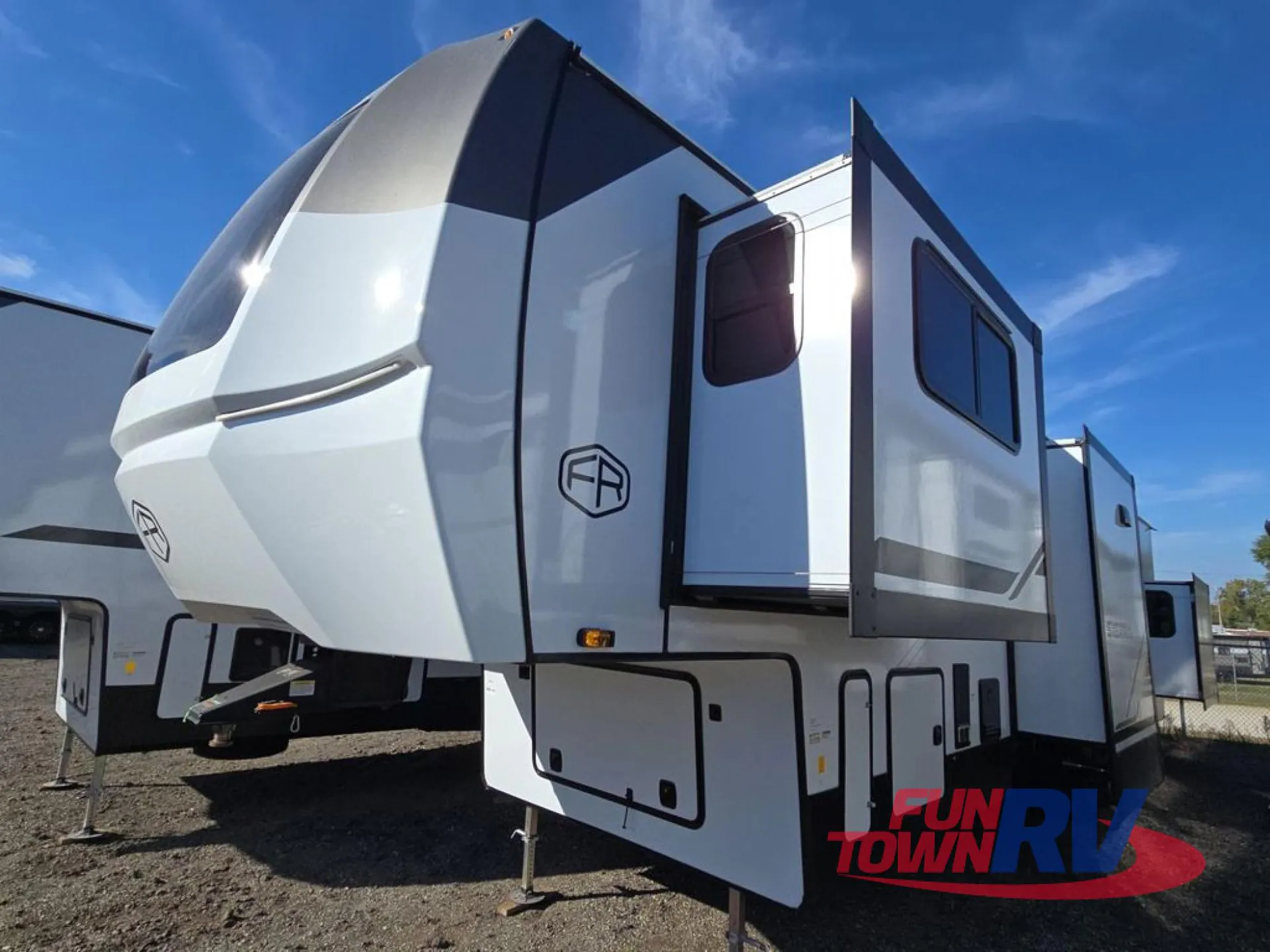2026 Forest River Sierra 3990FL - Photo 4