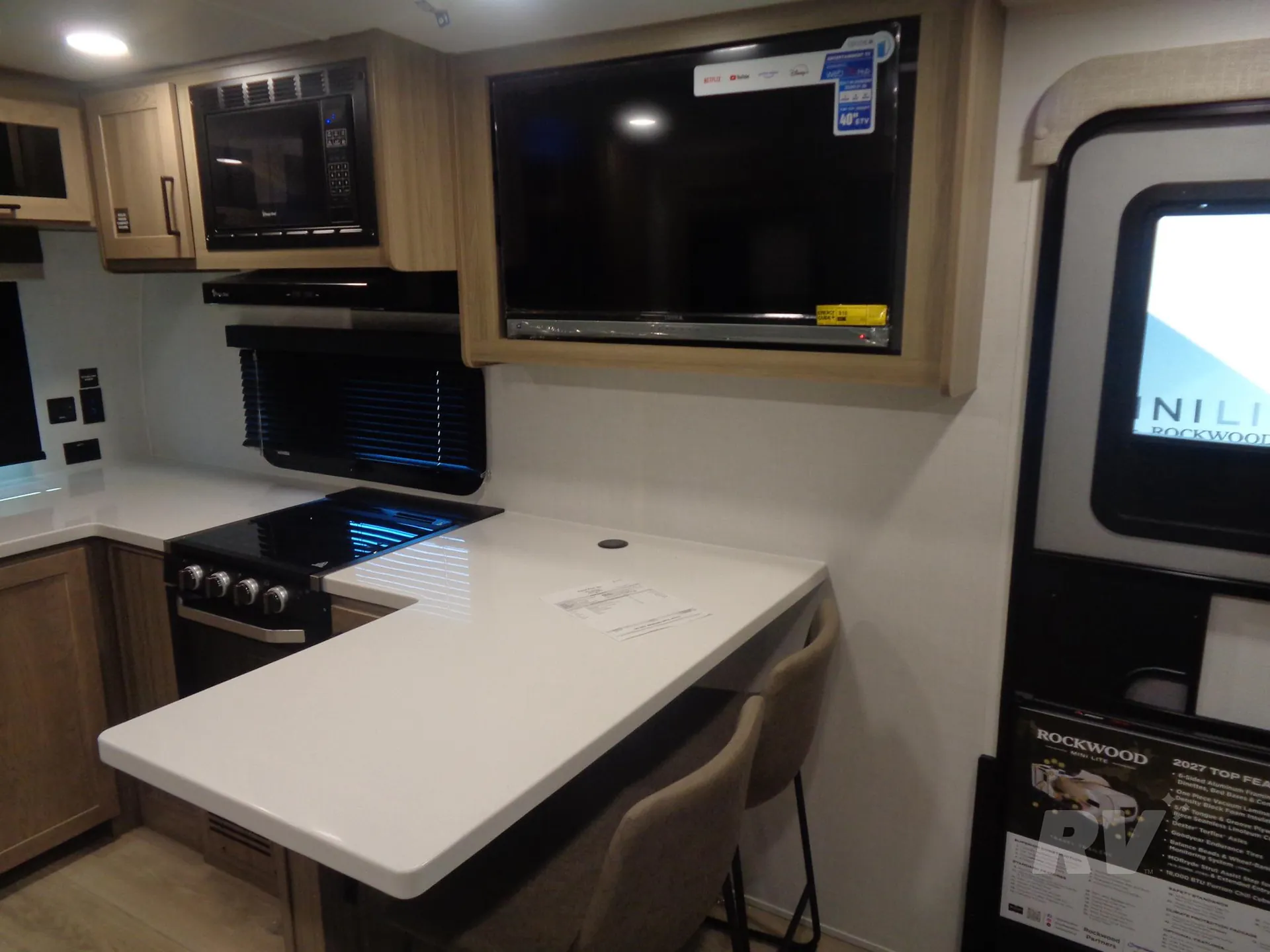 2027 Forest River Rockwood Mini Lite 2523MBR — Photo 7