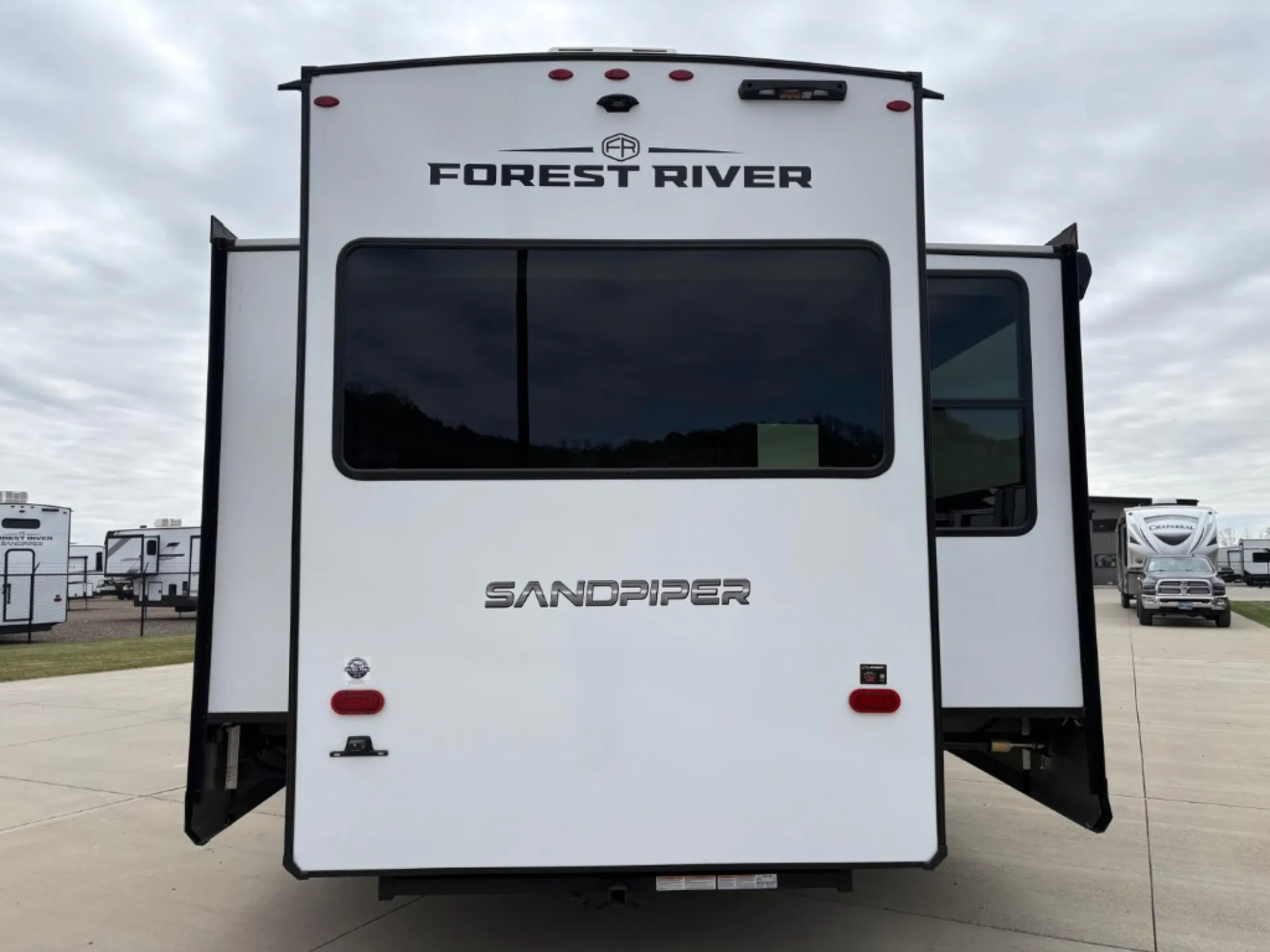 2026 Forest River Sandpiper 3900HBLR — Photo 6