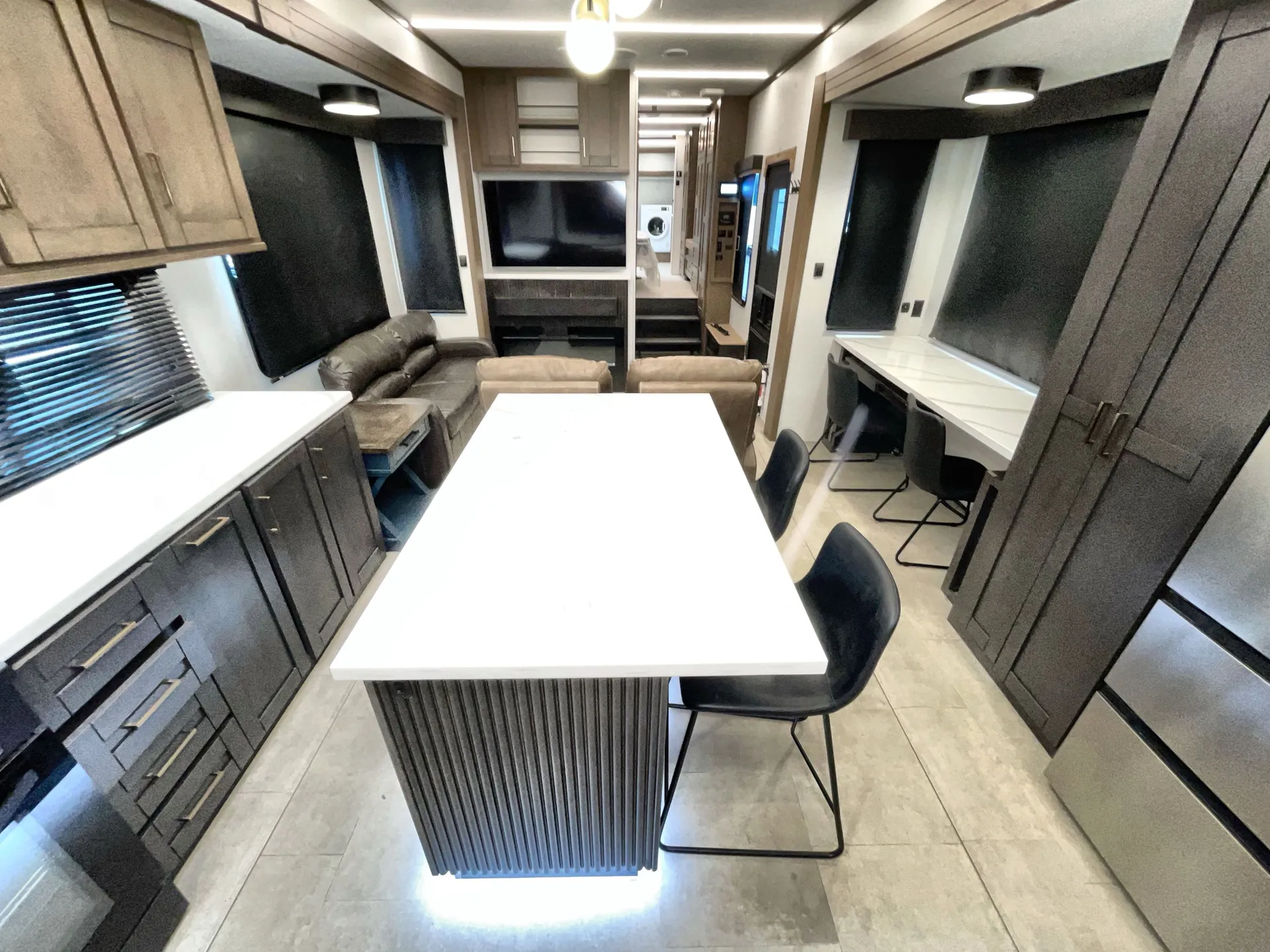 2025 Heartland Bighorn 391MFB - Photo 4