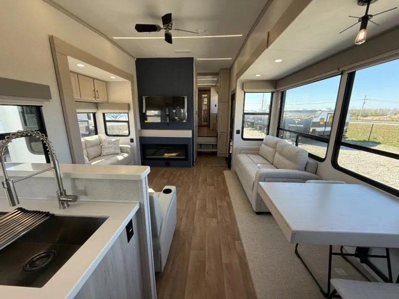 2026 Palomino Puma Mesa 384RKH - Photo 2