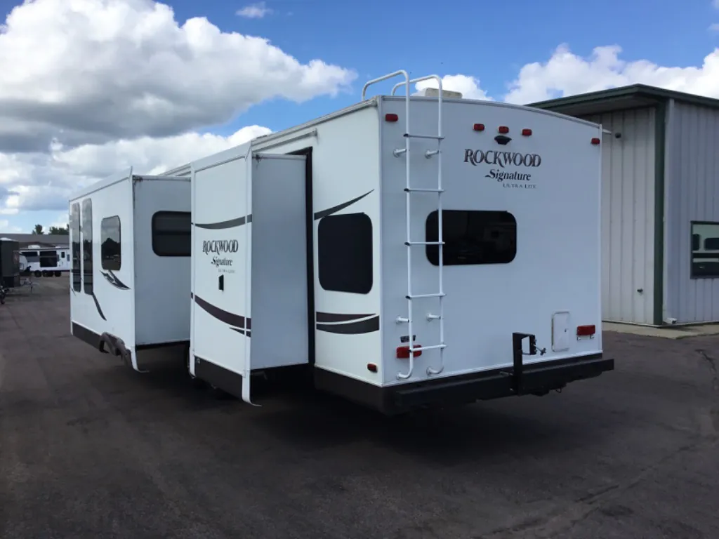 2015 Forest River RV Rockwood Signature Ultra Lite 8311WS - Photo 4