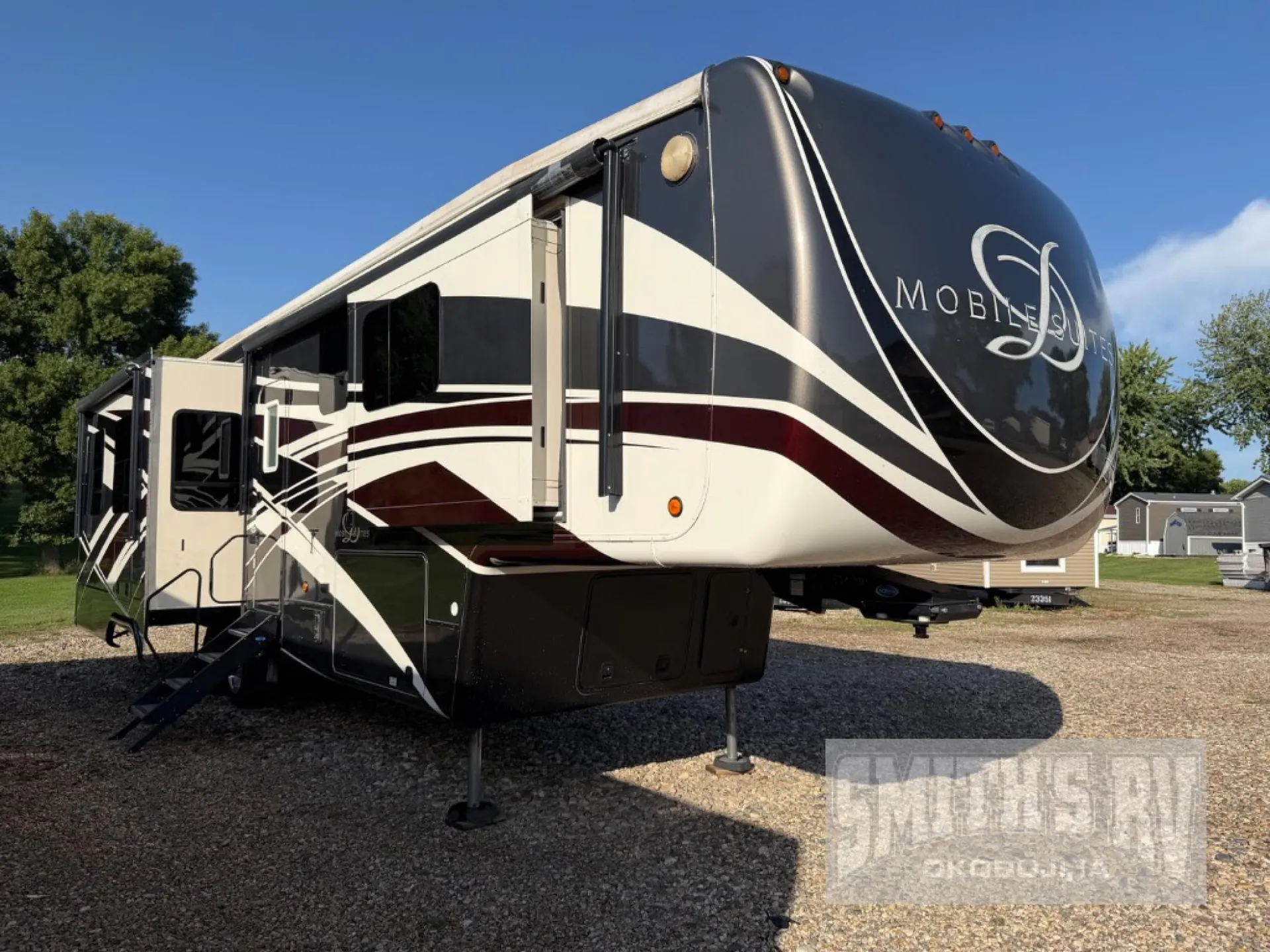 2017 DRV Mobile Suites 38RSSA - Photo 2