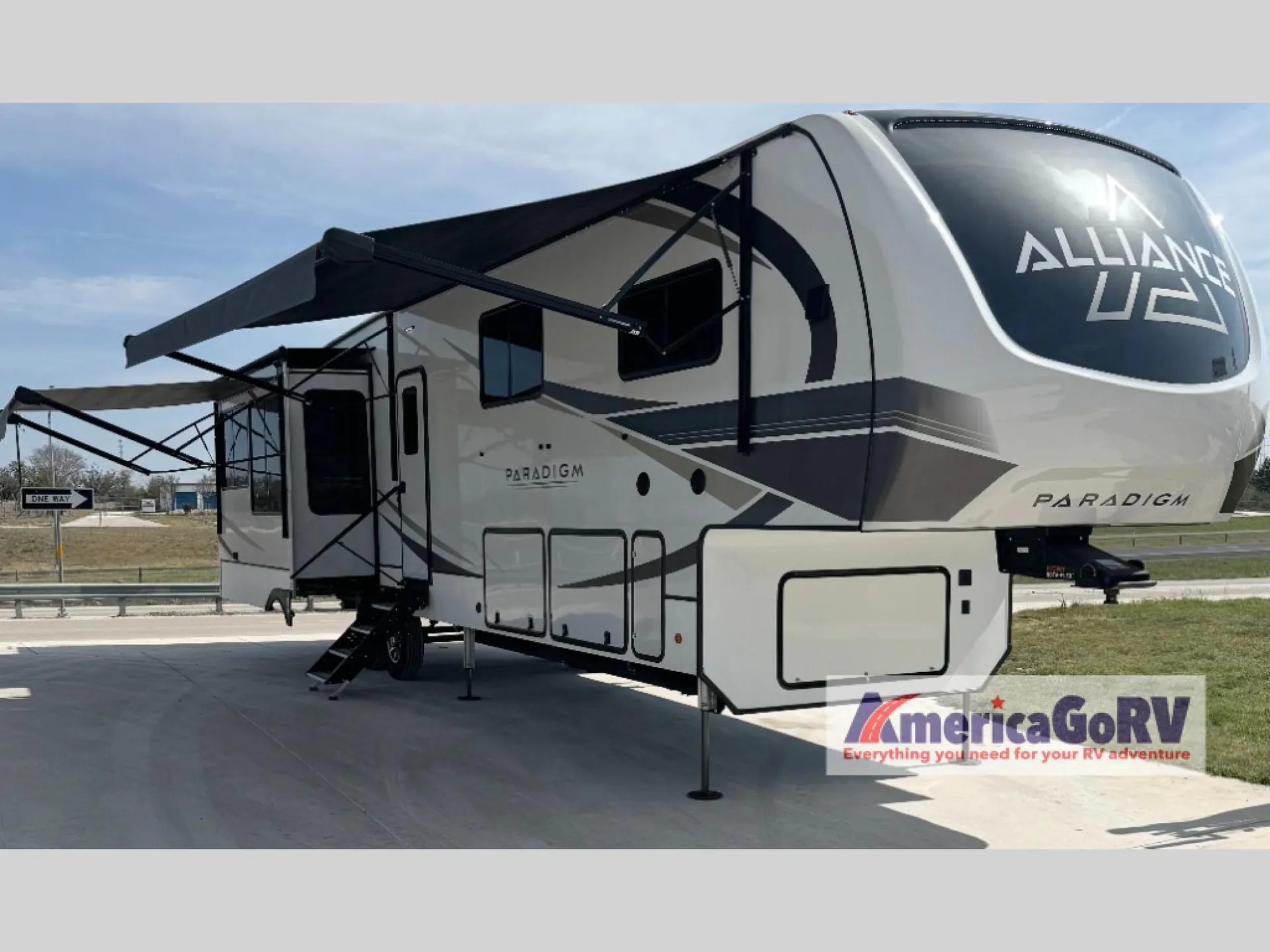 2023 Alliance RV Paradigm 390MP dealer photo 1 from America Go RV