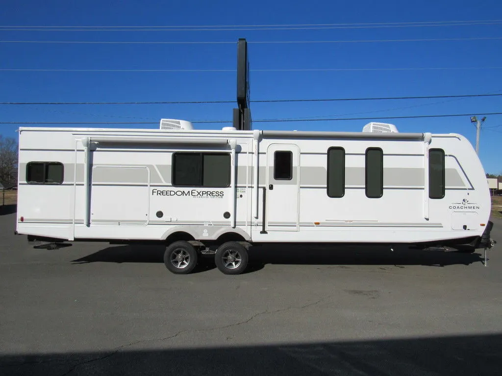 2026 Coachmen Freedom Express Ultra Lite 324RLDS - Photo 2