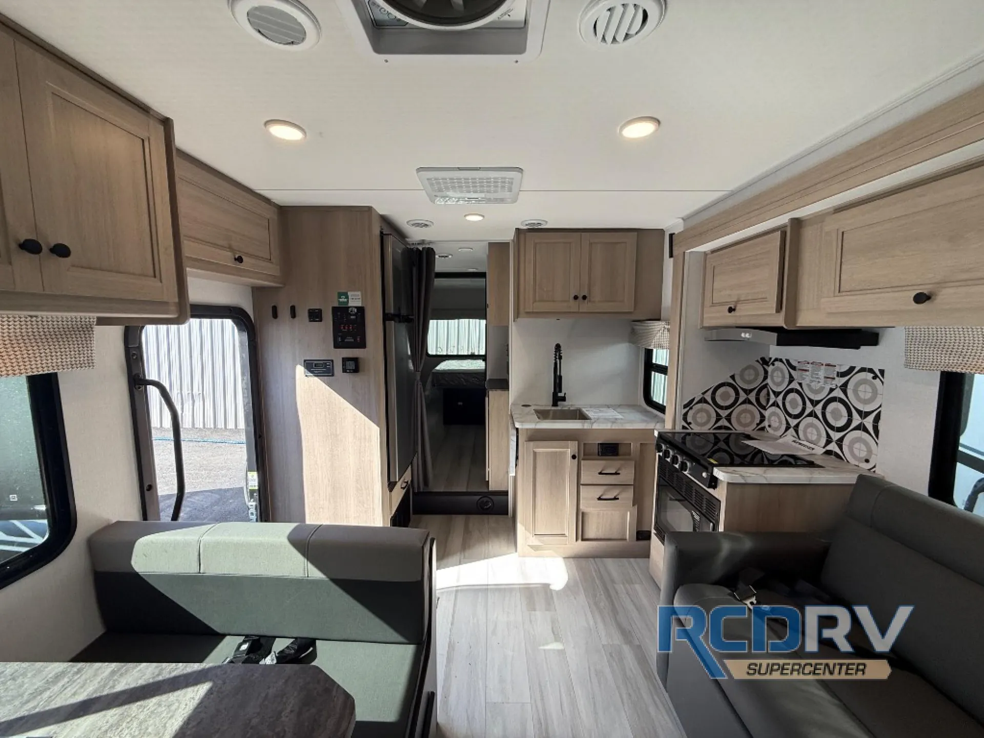 2026 Forest River Sunseeker LE 3250DSLE - Photo 4