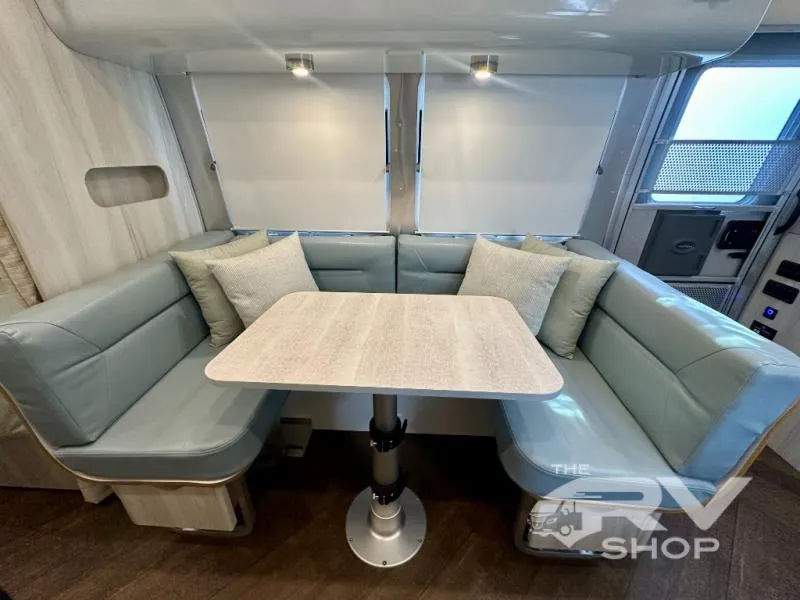 2026 Airstream International 25FB Twin - Photo 4