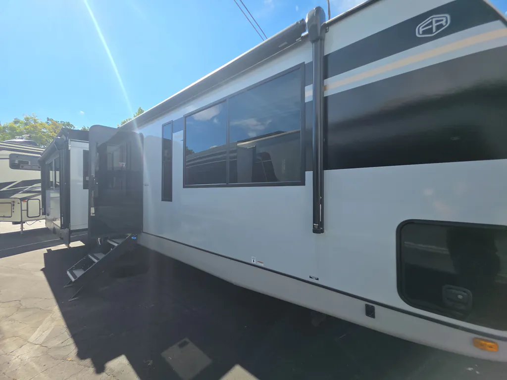 2025 Forest River Vibe 3400SB, Photos photo 5