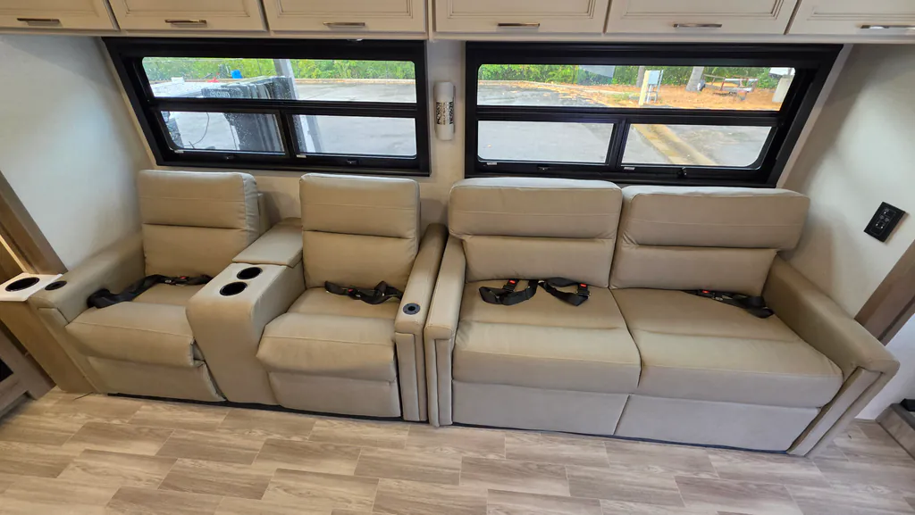 2027 Thor Motor Coach Windsport 36H, Photos photo 11