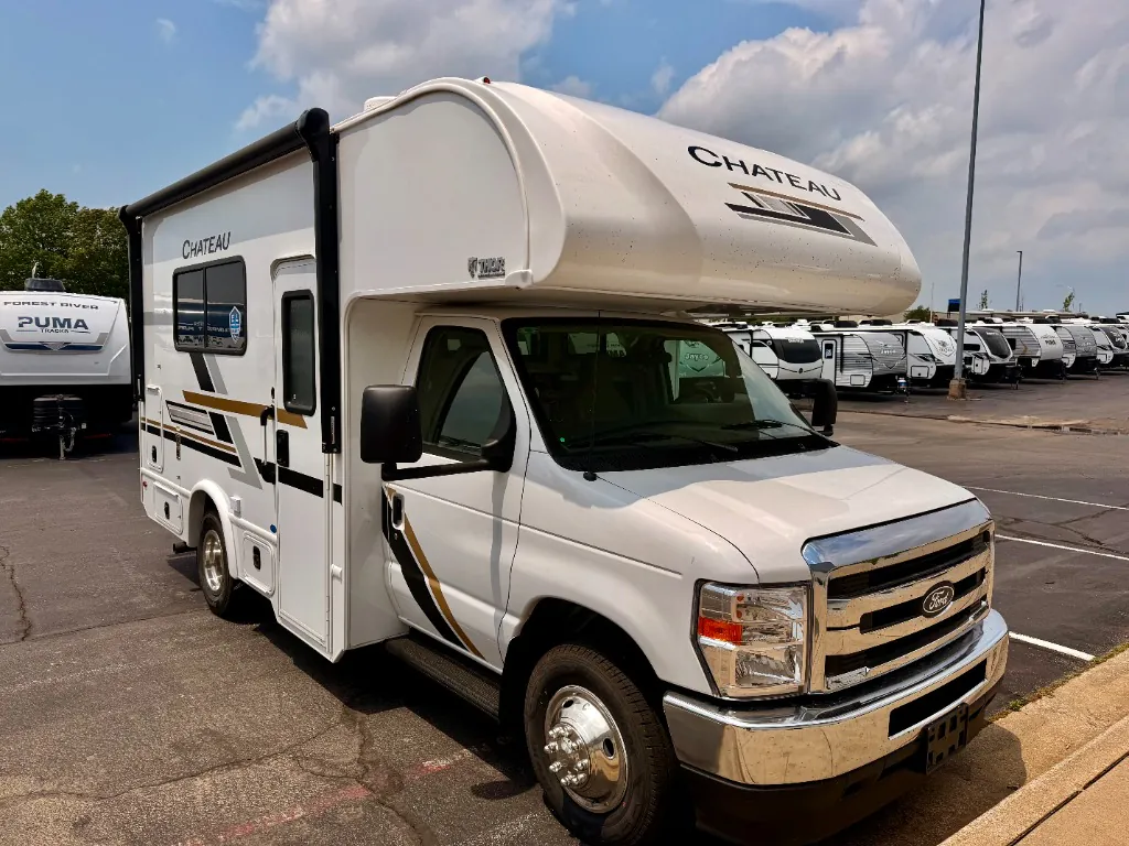 2027 Thor Motor Coach Chateau 19X - Photo 2