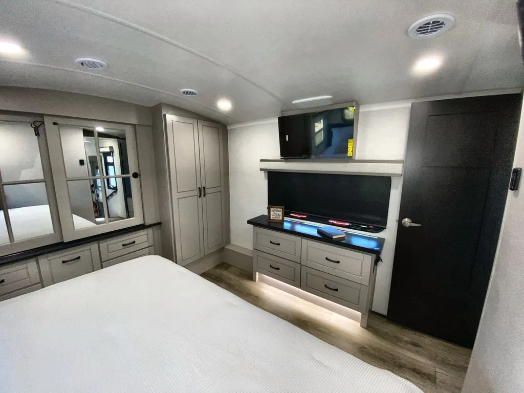 2026 Jayco North Point 395DSDB, Photos photo 15