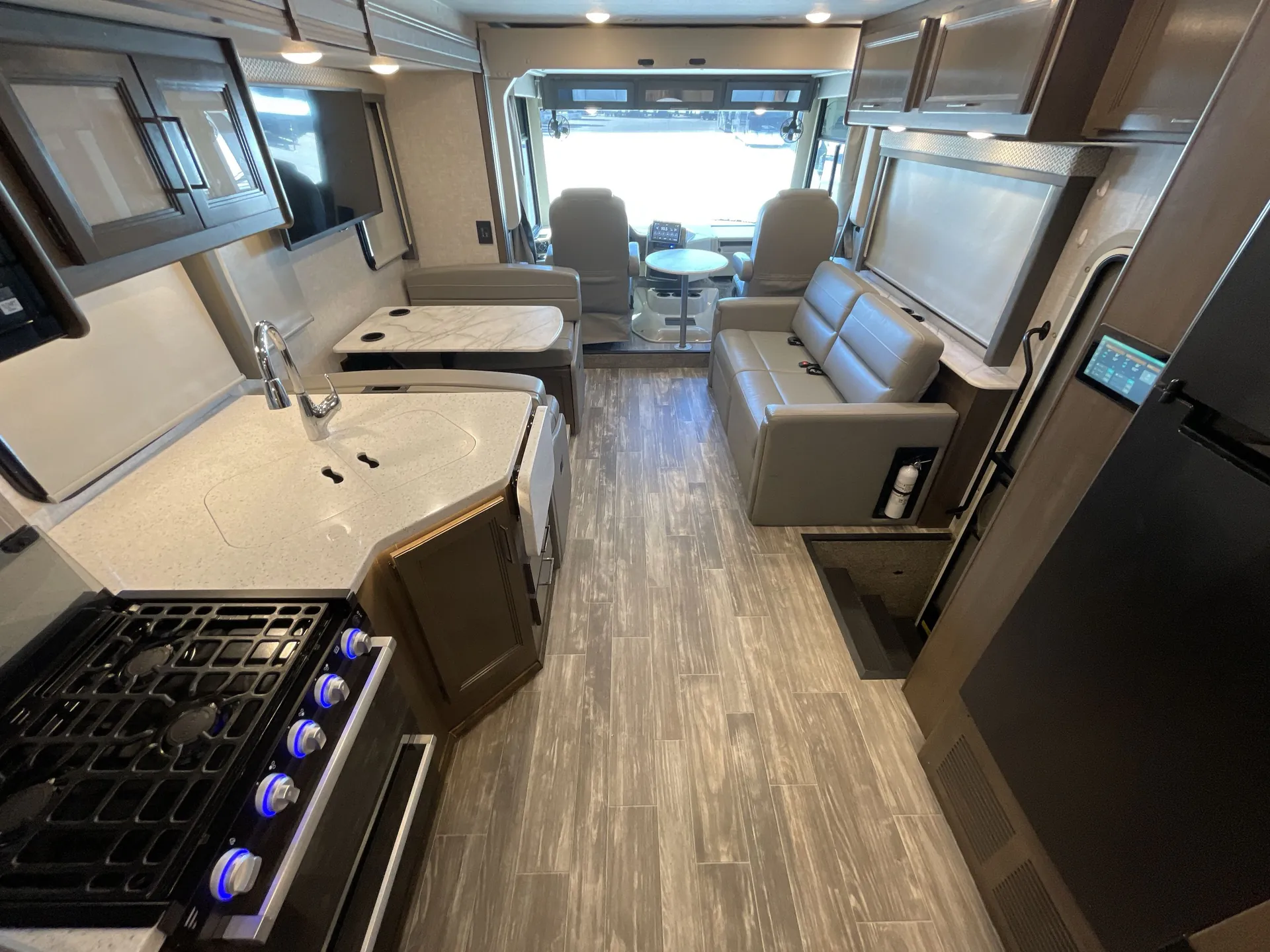 2022 Thor Motor Coach Hurricane 31C — living area main