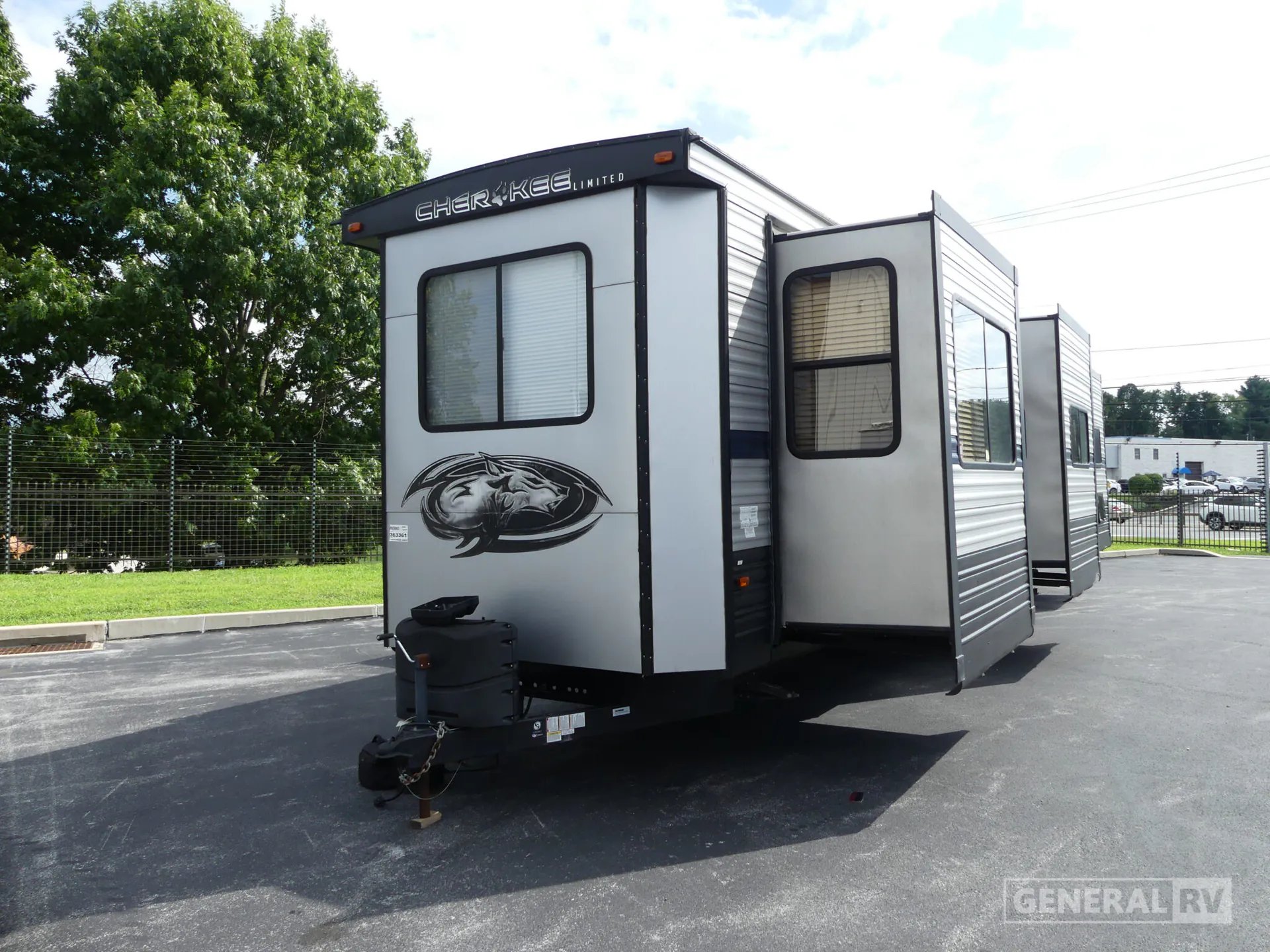 2020 Forest River Cherokee 39CL - Photo 4