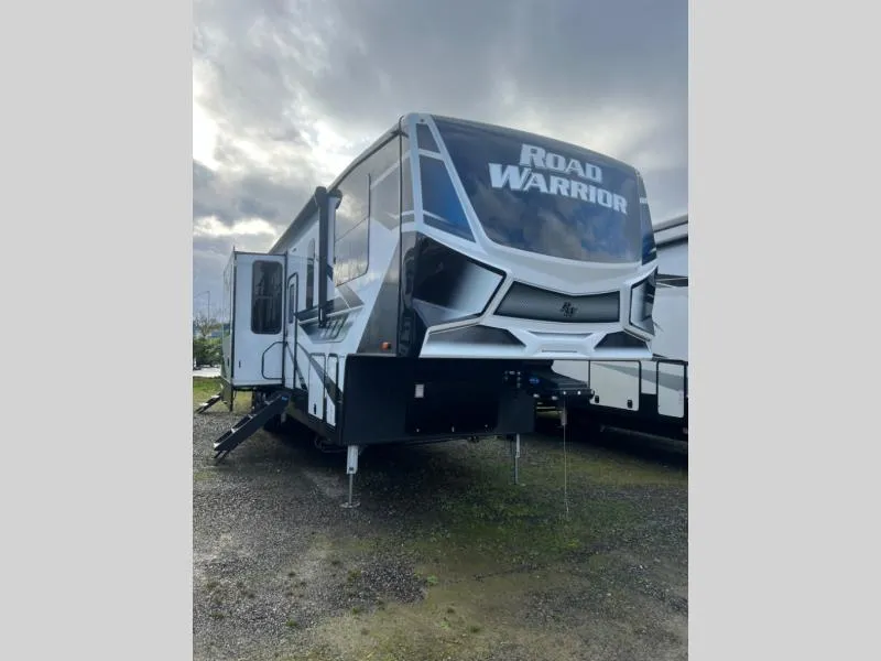 2023 Heartland Road Warrior RW 3965 - Photo 2