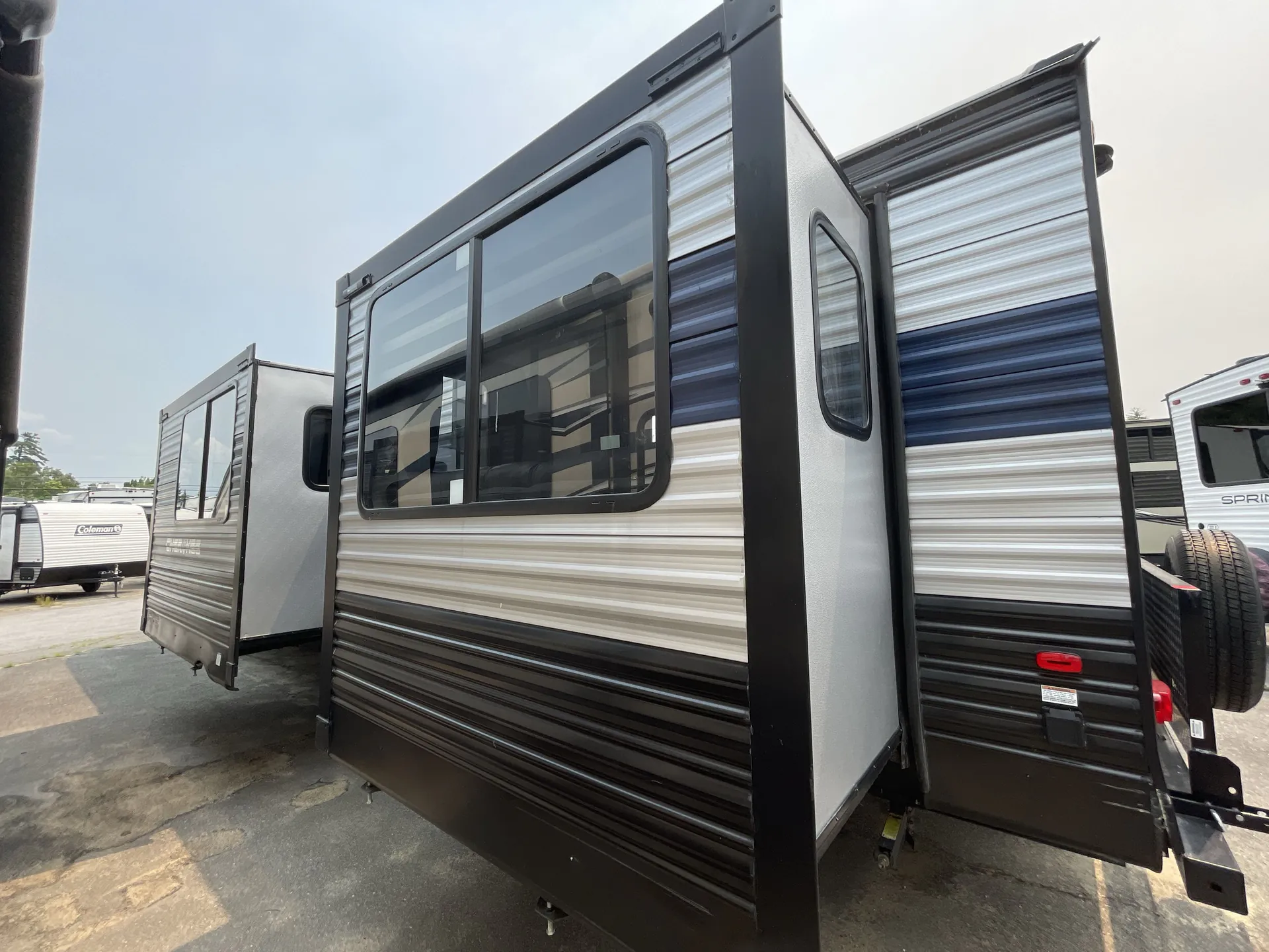 2022 Forest River Cherokee 306MM — off campside