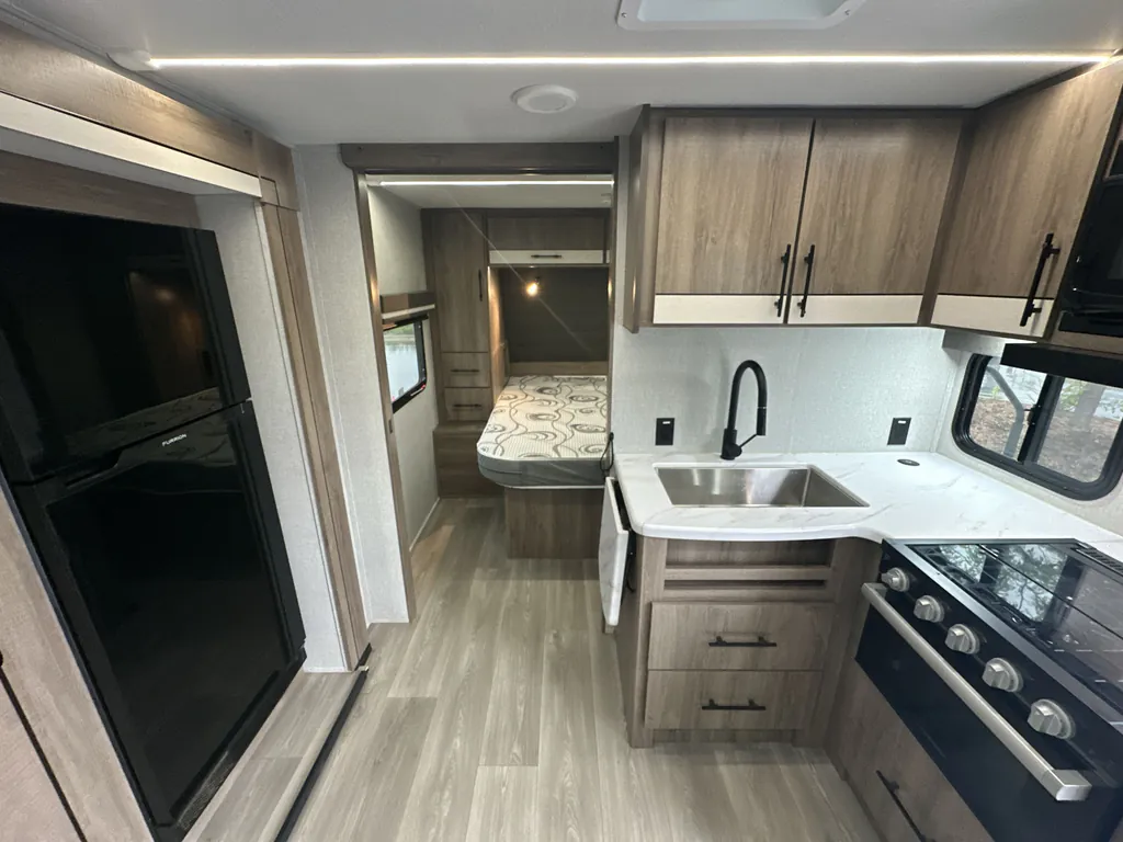 2025 Grand Design Imagine XLS 25DBE, Photos photo 12