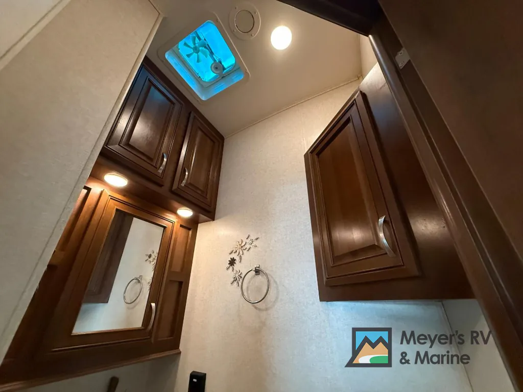 2017 Jayco Pinnacle 36FBTS, Photos photo 17