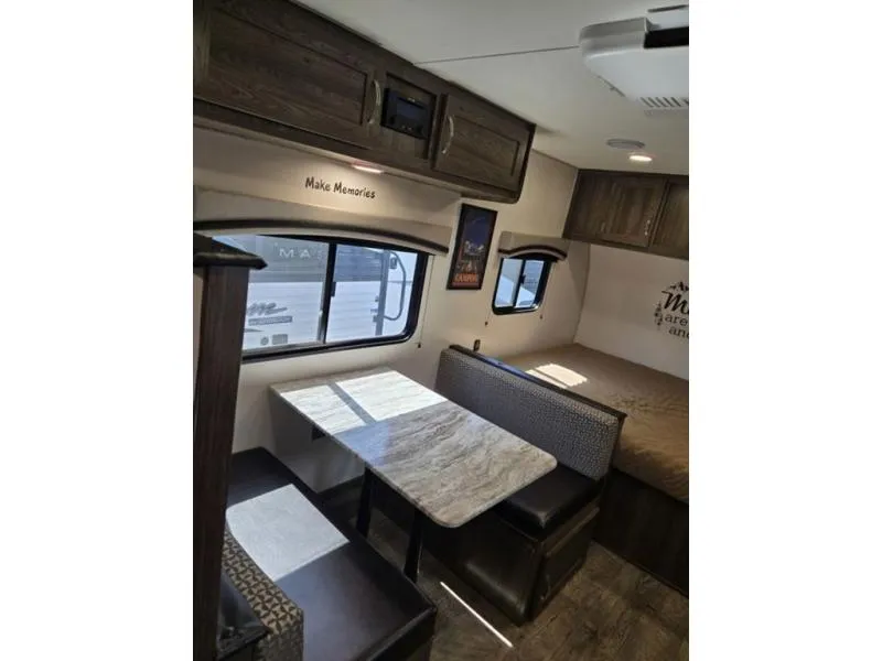 2021 Chinook DREAM 175BH - Photo 4